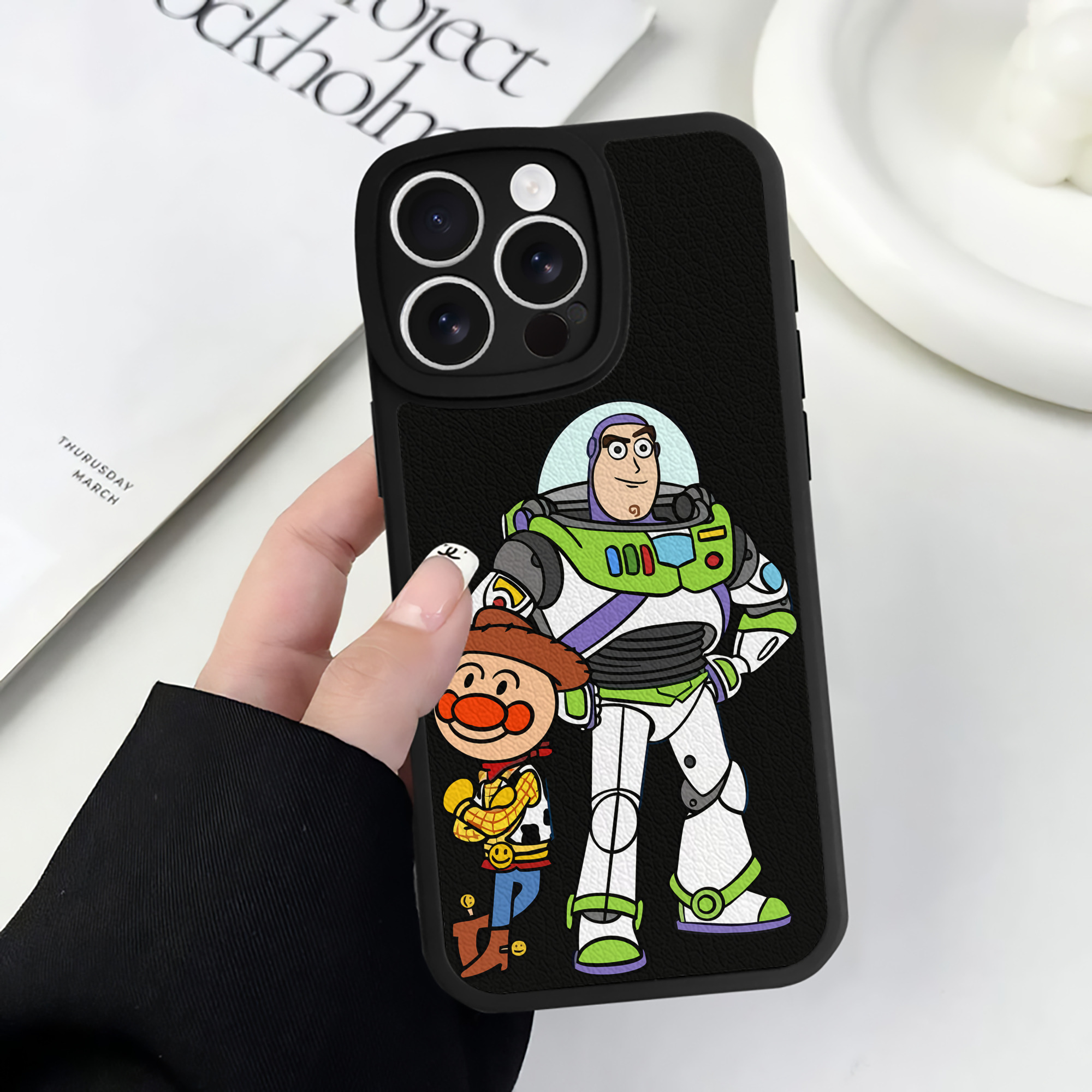 （画像用） アンパンマン Anpanman 【iPhone 16シリーズ対応】シリコンスマホケース（レザー調） 材質：シリコン